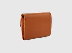 Small wallet in synthetic patent leather