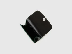 Small wallet in synthetic patent leather
