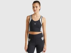 Sports bra top with recycled fabric