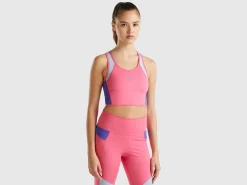 Sports bra top with recycled fabric