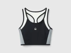 Sports bra top with recycled fabric