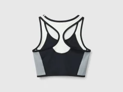 Sports bra top with recycled fabric