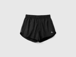 Sports shorts in recycled fabric