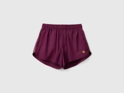 Sports shorts in recycled fabric