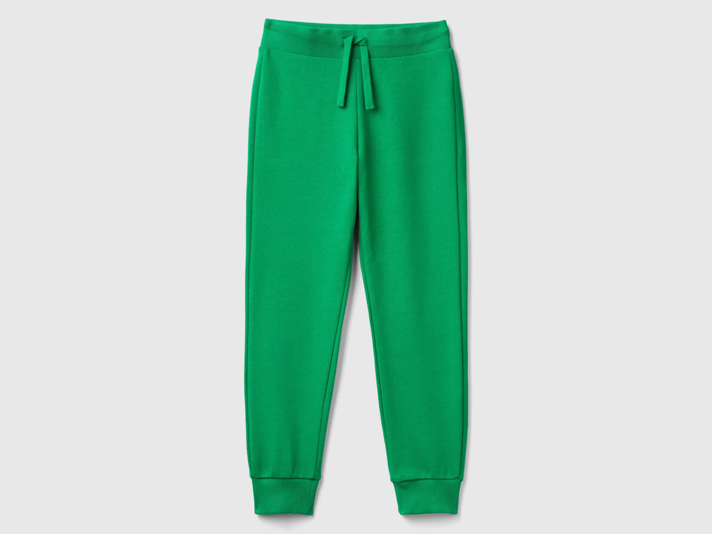 Sporty trousers with drawstring