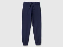 Sporty trousers with drawstring