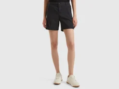 Stretch cotton bermudas