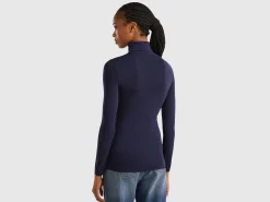 Stretch turtleneck sweater