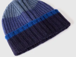 Striped cap in pure Shetland wool