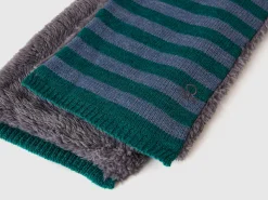 Striped knit scarf