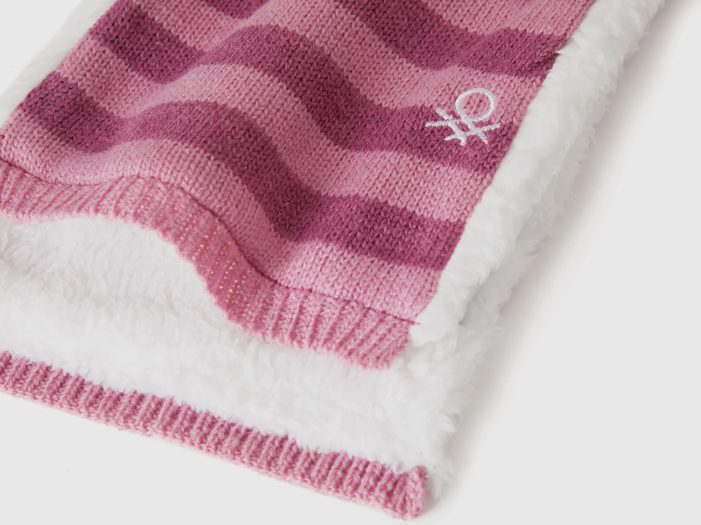 Striped knit scarf
