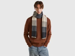 Striped scarf in pure Shetland wool