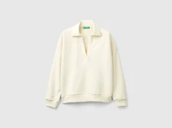 Sweat fabric polo with V-neck