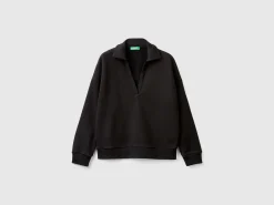 Sweat fabric polo with V-neck