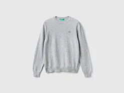 Sweater in cashmere and wool blend