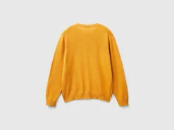 Sweater in cashmere and wool blend