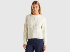 Sweater with cable knit