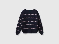 Sweater with heart inlay