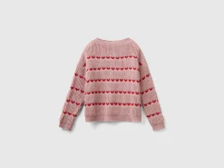Sweater with heart inlay