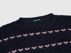 Sweater with heart inlay