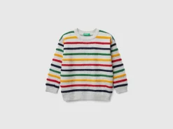Sweater with multicolored stripes
