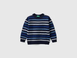 Sweater with multicolored stripes