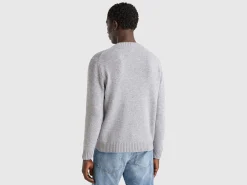 Sweater with ski graphic