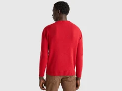 Sweater with ski graphic