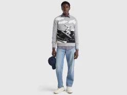 Sweater with ski graphic