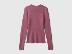 Sweater with sweetheart neck