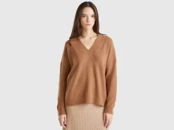 Sweater with V-neck