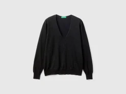 Sweater with V-neck and lurex