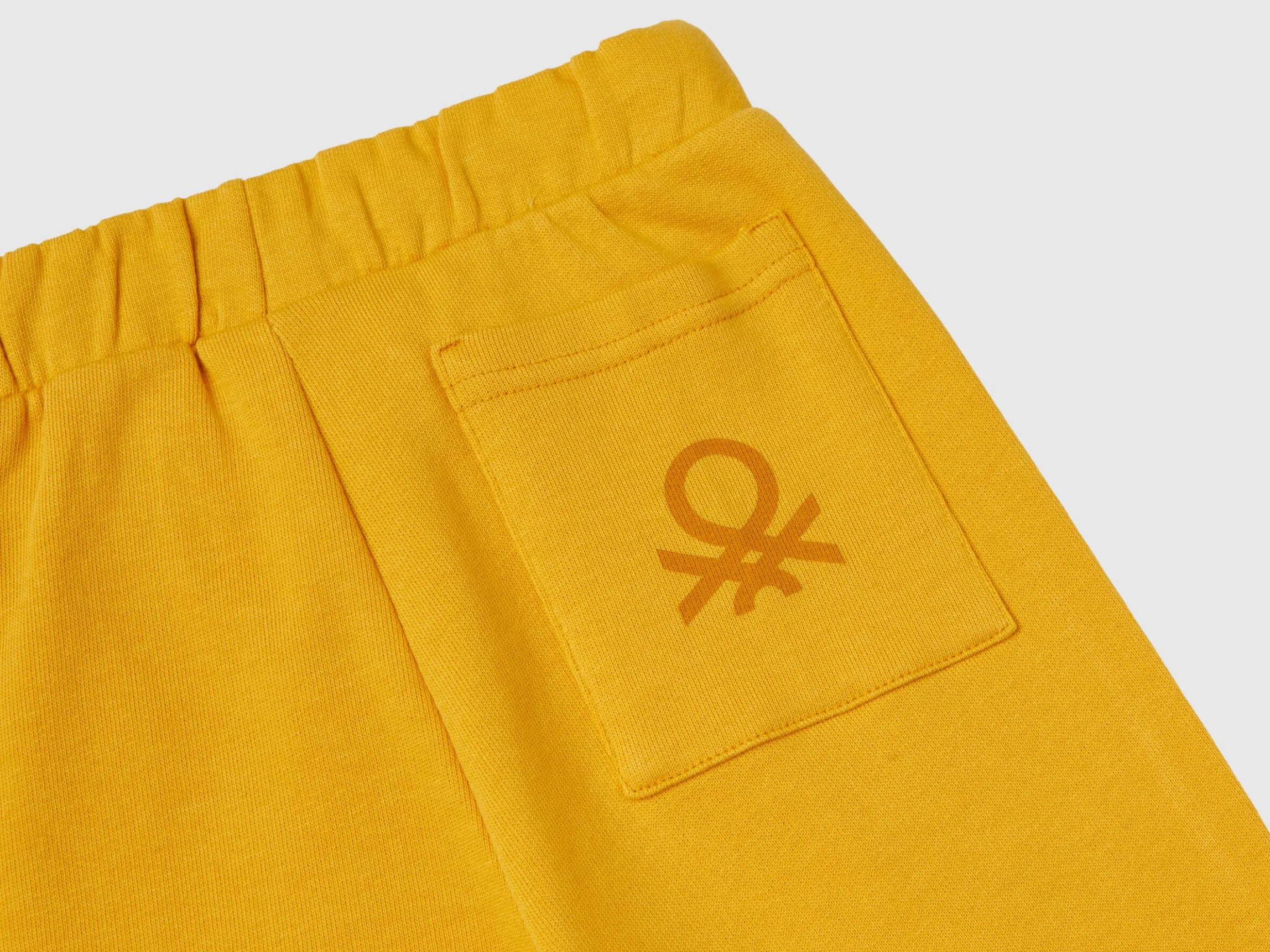 Sweatpants with pocket