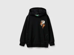 Sweatshirt with graffiti print