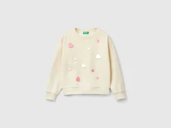 Sweatshirt with heart sequins