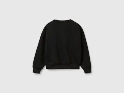 Sweatshirt with heart sequins