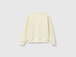 Sweatshirt with heart sequins