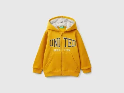 Sweatshirt with lined hood