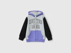 Sweatshirt with lined hood
