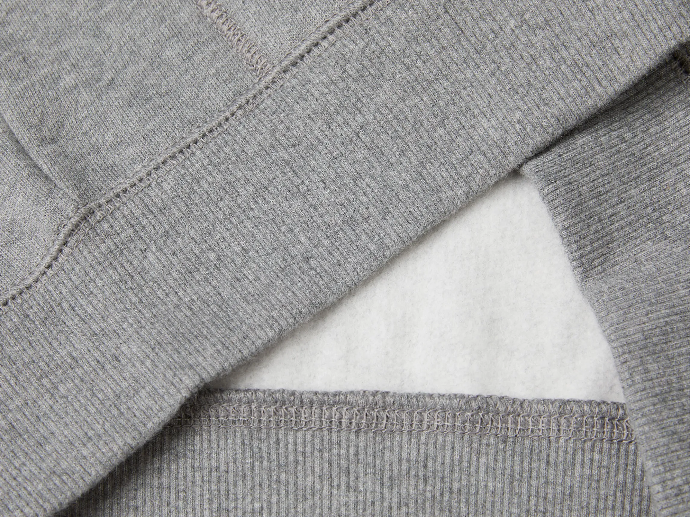 Sweatshirt with lined hood