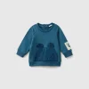 Sweatshirt with pocket and applique