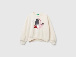 Sweatshirt with sequins