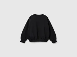 Sweatshirt with sequins