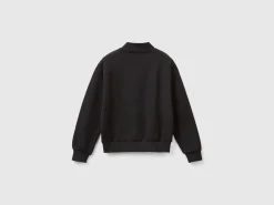 Sweatshirt with zip and collar