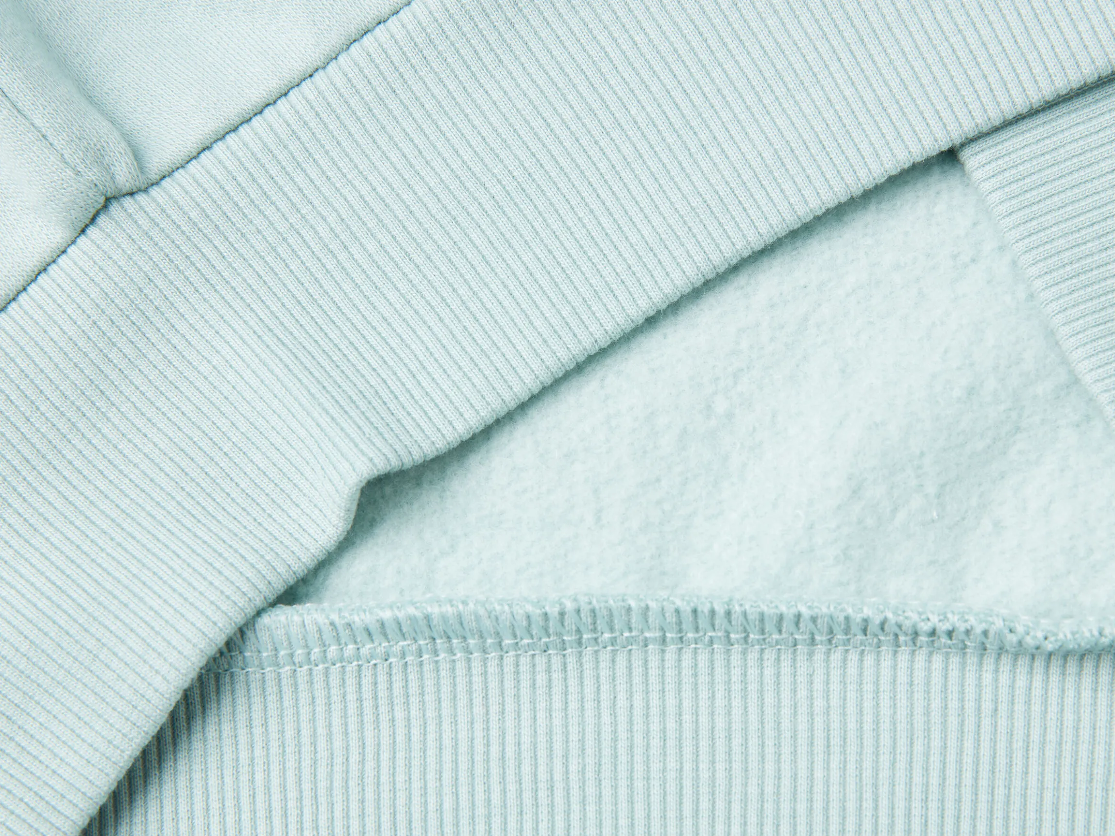 Sweatshirt with zip and sequins