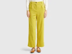 Trousers in corduroy