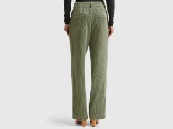 Trousers in corduroy