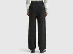 Trousers in corduroy