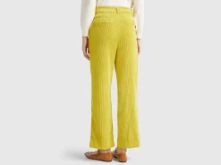 Trousers in corduroy
