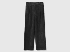 Trousers in corduroy